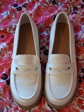 Seychelles New Without Box Cream Leather Penny Loafers